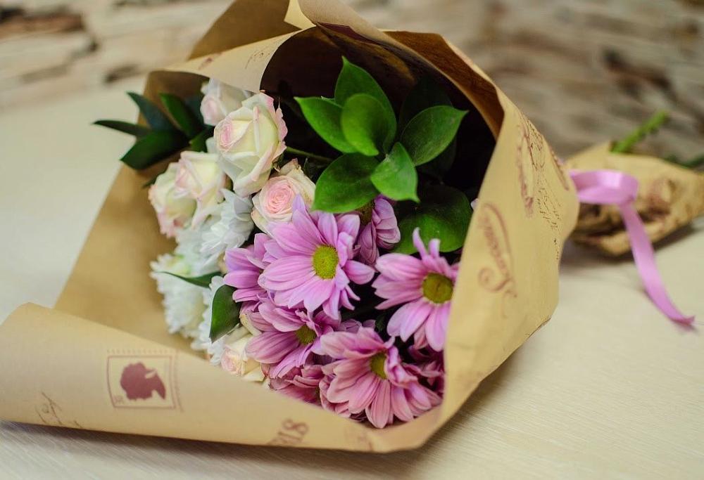 Букет цветов из: Розы и Хризантемы в Ростовке