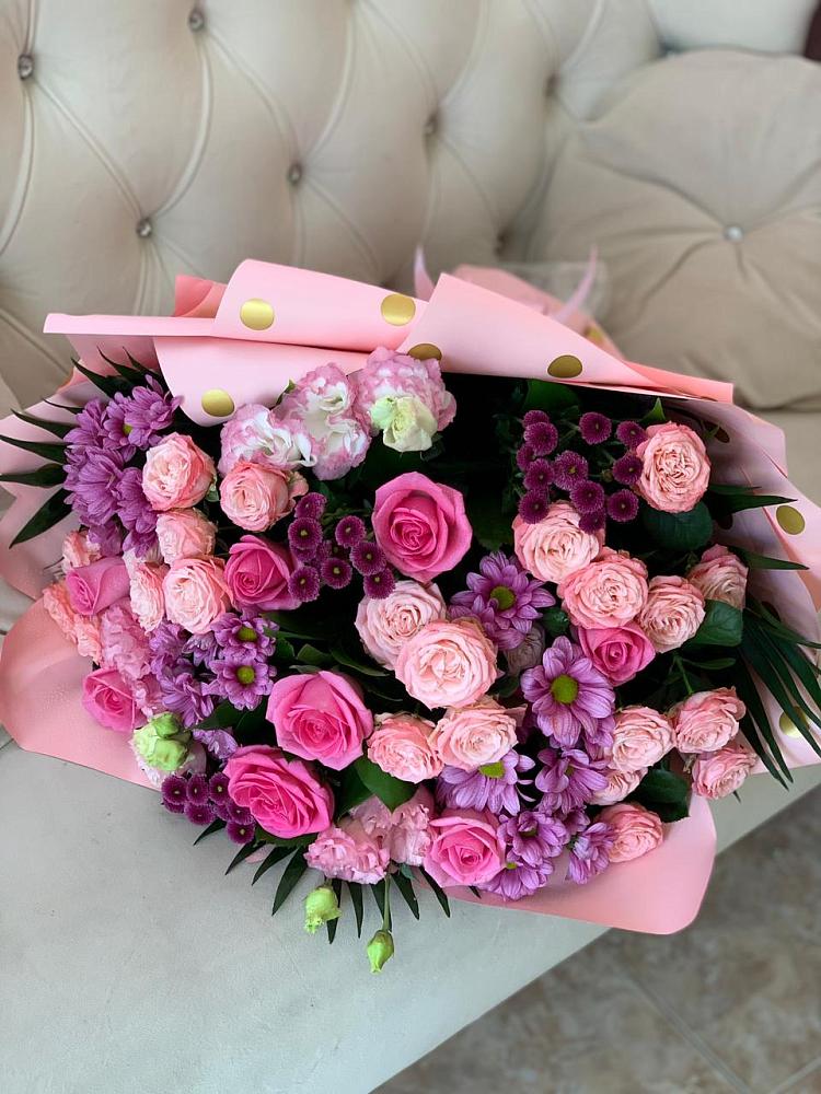 Букет цветов из: Хризантемы, Розы и Лизиантусы в Ростовке