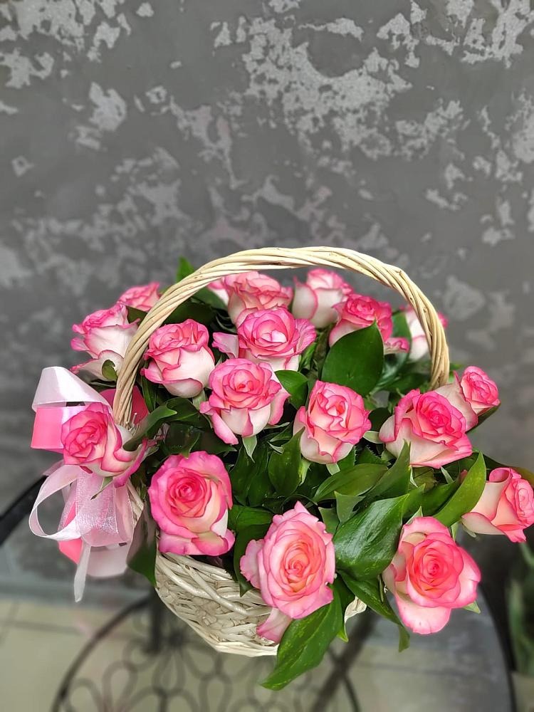 Цветочная композиция из Розы в корзине в Ростовке