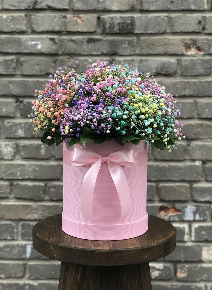 Цветочная композиция из Гипсофила и Розы в шляпной коробке в Ростовке