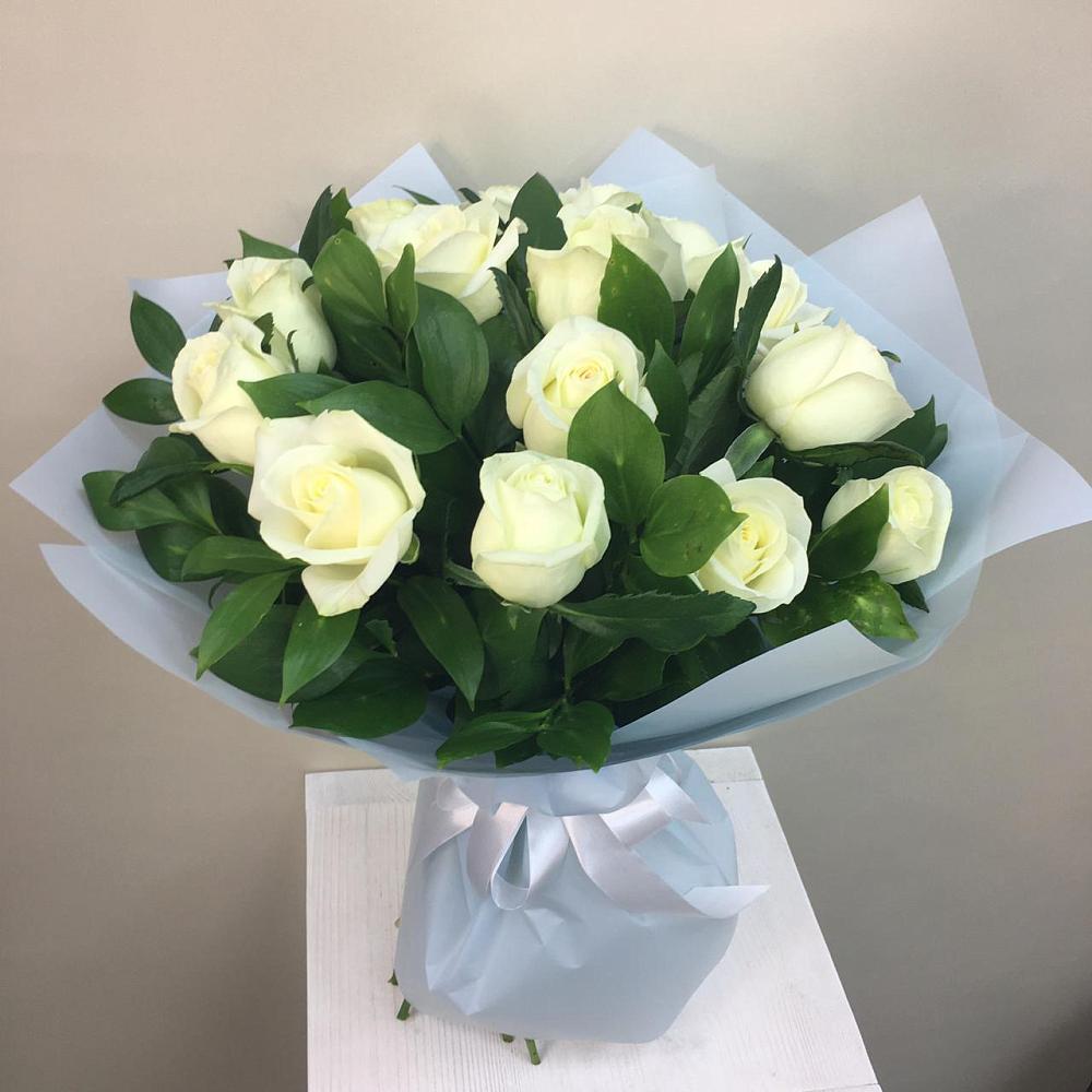 Букет 15 Белых роз Проуд в Ростовке