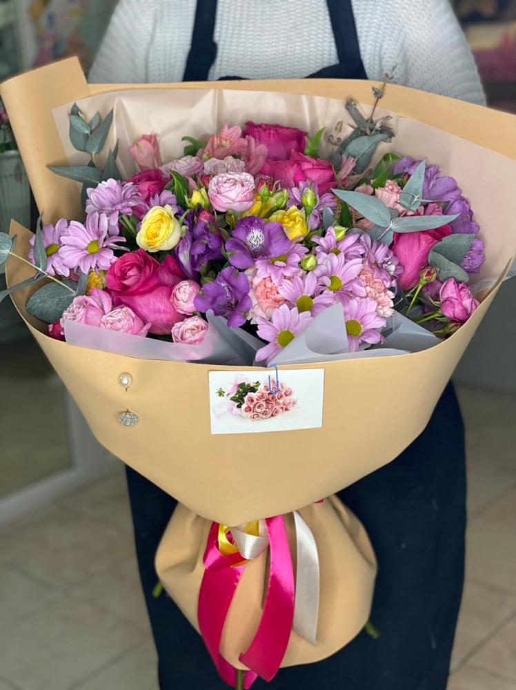 Букет цветов из: Хризантемы, Гвоздики и Альстромерии в Ростовке