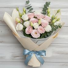 Букет цветов из:  Лизиантусы в Ростовке