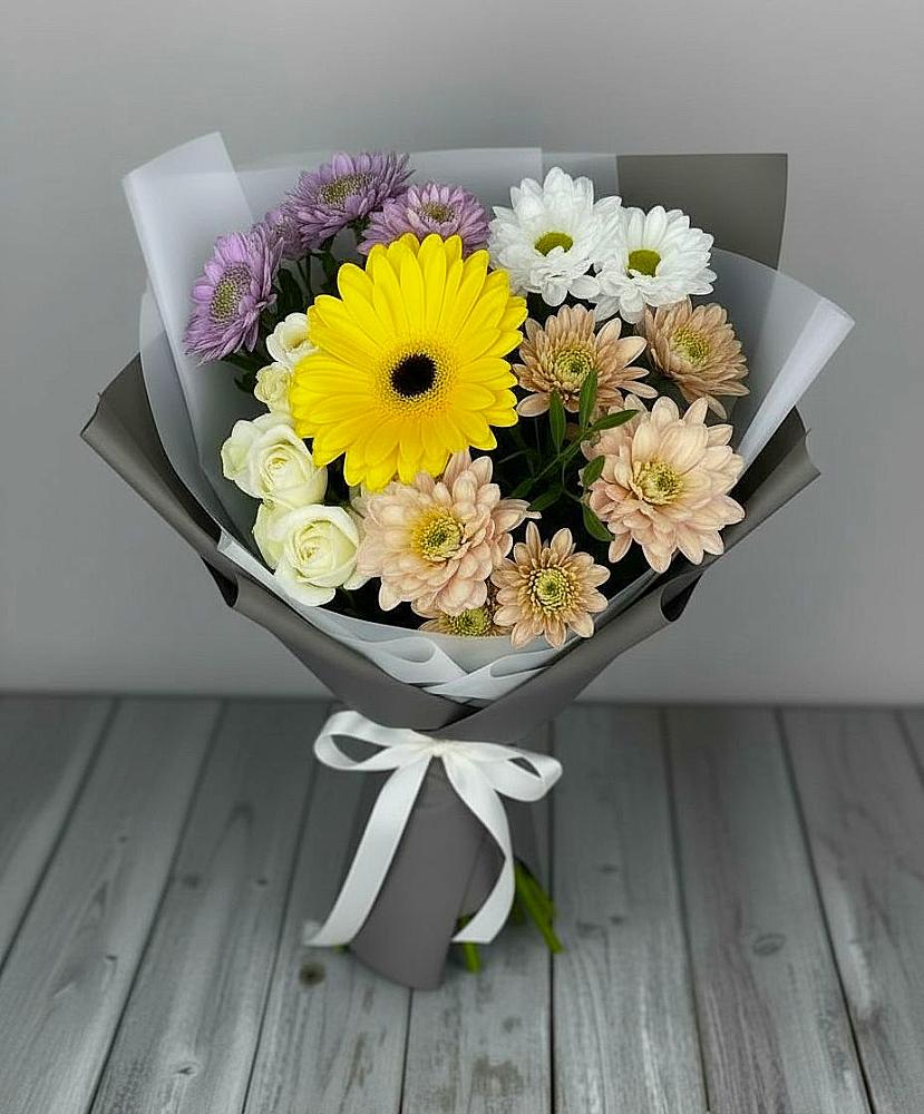 Букет цветов из: Розы, Герберы и Хризантемы в Ростовке
