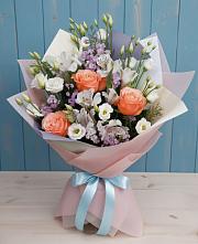 Букет цветов из:  Лизиантусы, Розы, Альстромерии и Гипсофила в Ростовке