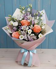 Букет цветов из:  Лизиантусы, Розы, Альстромерии и Гипсофила в Ростовке