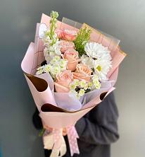 Букет цветов из:  Хризантемы и Розы в Ростовке