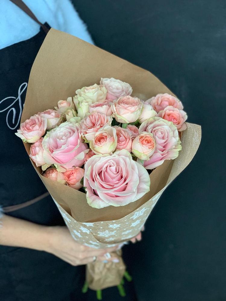 Букет цветов из: Хризантемы и Розы в Ростовке