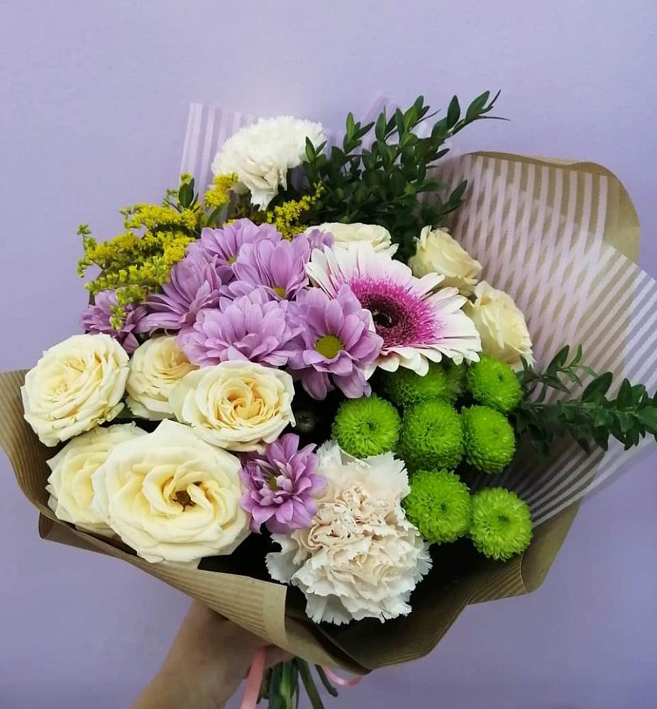 Букет цветов из: Хризантемы, Розы, Гвоздики и Герберы в Ростовке