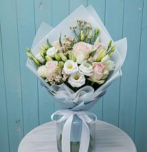Букет цветов из:  Розы и Лизиантусы в Ростовке