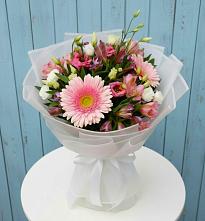 Букет цветов из:  Герберы, Альстромерии и Лизиантусы в Ростовке