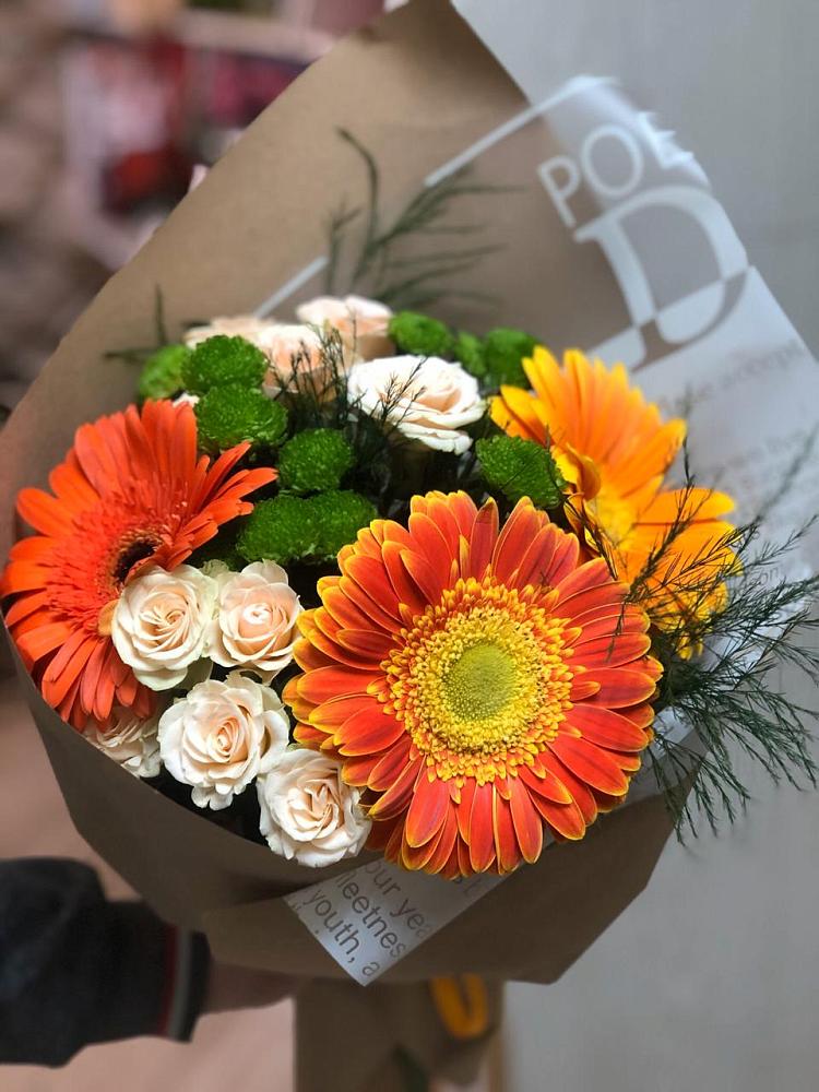 Букет цветов из: Герберы, Хризантемы и Розы в Ростовке