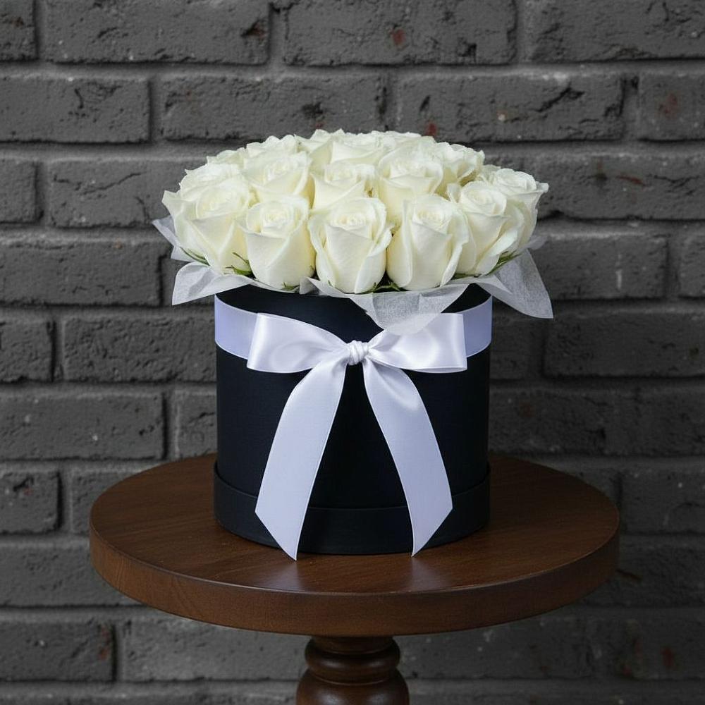 Цветочная композиция из Розы в шляпной коробке в Ростовке