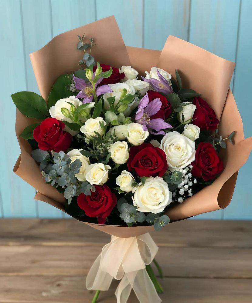 Букет цветов из: Розы и Альстромерии в Ростовке