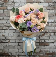 Букет цветов из:  Розы, Лизиантусы и Гвоздики в Ростовке