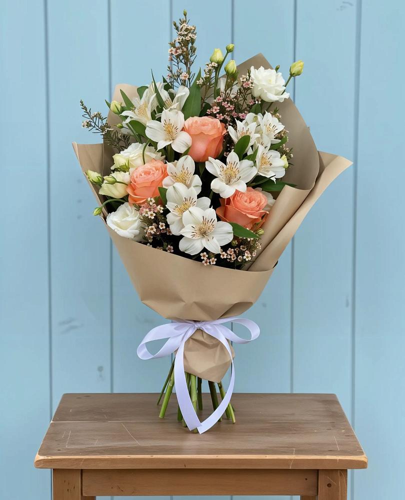 Букет цветов из: Альстромерии, Лизиантусы, Розы и Хризантемы в Ростовке