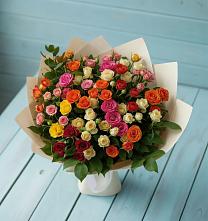 Букет Микс из разноцветных кустовых роз в Ростовке