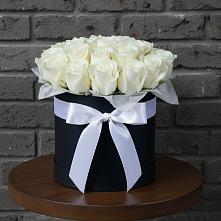 Цветочная композиция из Розы в шляпной коробке в Ростовке