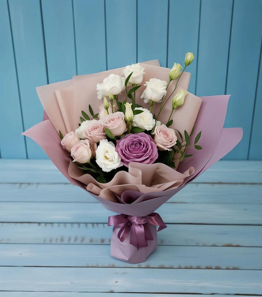 Букет цветов из: Розы и Лизиантусы в Ростовке