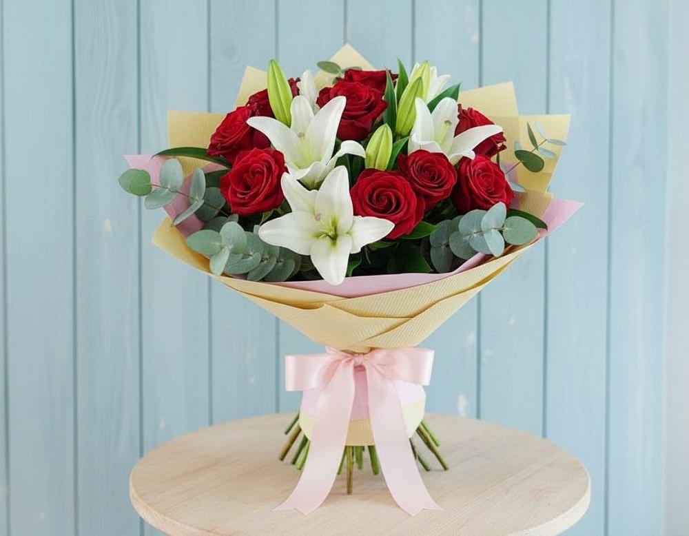 Букет цветов из: Лилии и Розы в Ростовке